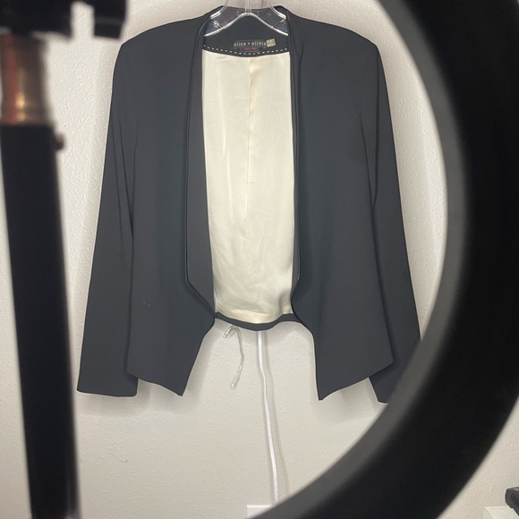 Alice + Olivia employed black open front long sleeve blazer with zippers - Picture 6 of 12